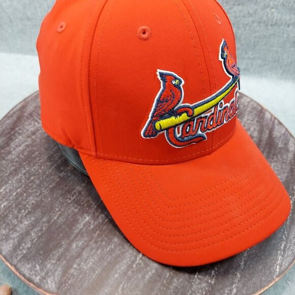 St. Louis Cardinals Red Baseball Cap With Embroidered Logo & Adjustable Strapbac - Picture 6 of 9